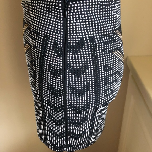 Forever 21 Embellished Mini Skirt. Side-zip with hook & eye. Black, gold, silver - Picture 5 of 8
